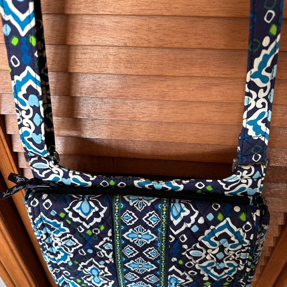 Like new Vera Bradley crossbody bag - Picture 4 of 11